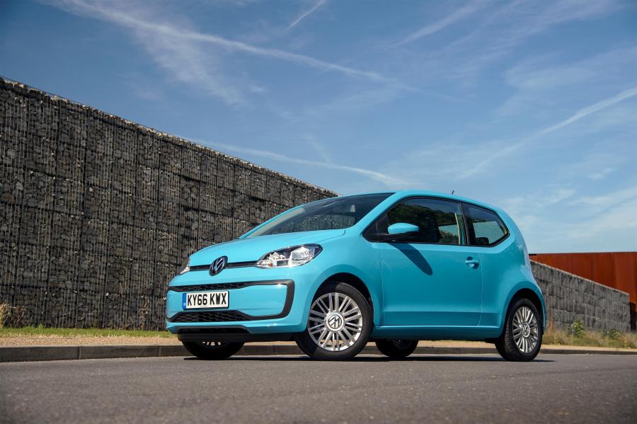  Volkswagen move up! 3-Door 2016 года  (UK) (фото 3 из 16)